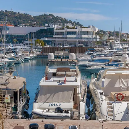Διαμέρισμα L'honorat Vue Mer Et Port, A Cote Des Plages Du Midi Et Proche Du Palais *